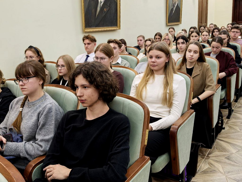 Заместитель председателя профкома студентов ВГМУ Никита Скаскевич также поздравил первокурсников со вступлением в ряды профсоюзной организации.